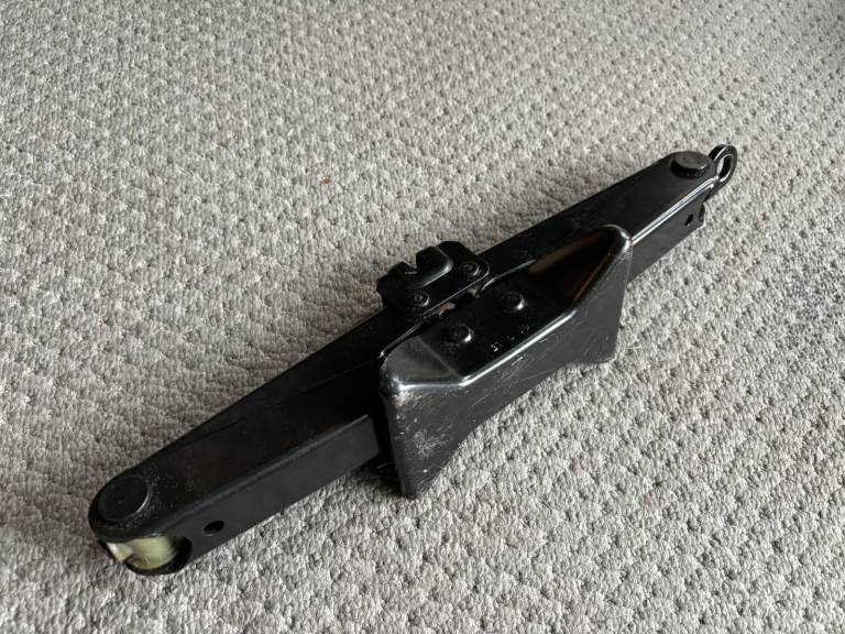 NISSAN Micra K11 Primera P11 Car Jack Car Lift Scissor Jack 99550 9F901