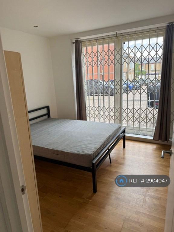 1 bedroom flat in West Hampstead Mews, London, NW6 (1 bed) (#2904047)
