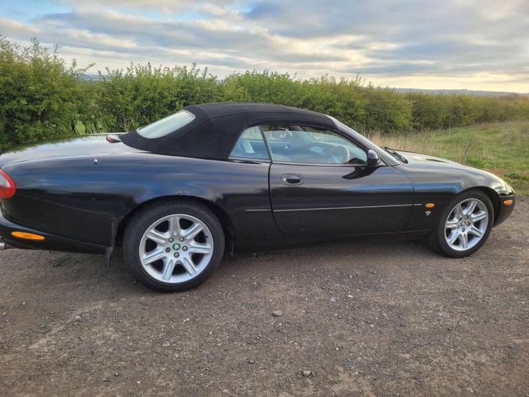 1998 JAGUAR XK8 4.0 V8 CONVERTABLE LOW MILES £2500 NO OFFERS!!!!!!!