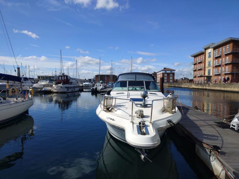 Sea ray 300 “”cheap sale wanted £20.000”””