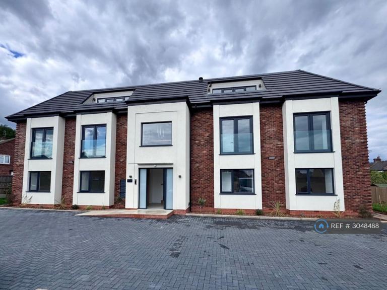 2 bedroom flat in Warwick Close, Barnet, EN4 (2 bed) (#3048488)