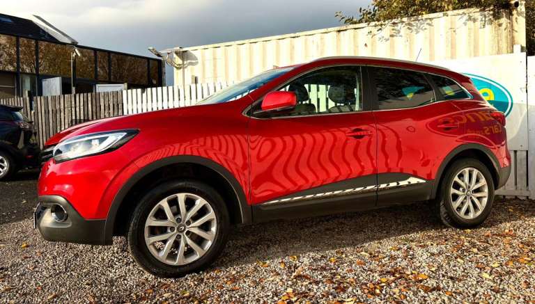 CAN'T GET CREDIT? CALL US! Renault Kadjar 1.3 TCe Dynamique Nav ENERGY - £199 DEPOSIT, £66 PER WEEK