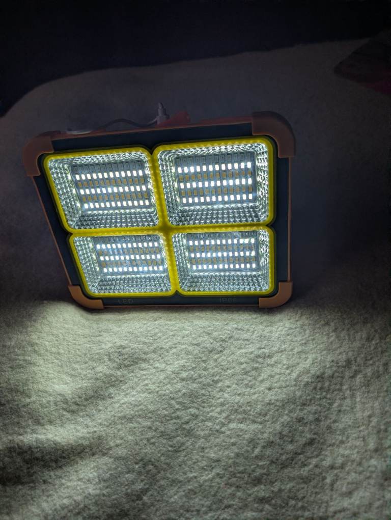 Rechargeable flood light