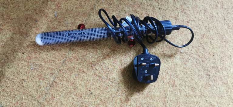  Interpet Deltatherm aquarium heater, designed to keep tropical or marine fish tanks