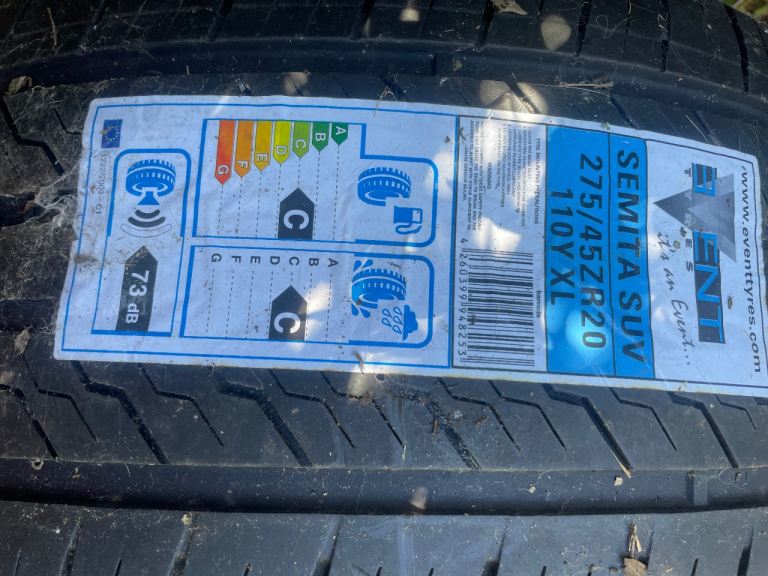 Tyre 275/45 R20
