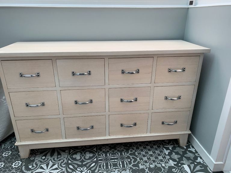 image for Chest of drawers