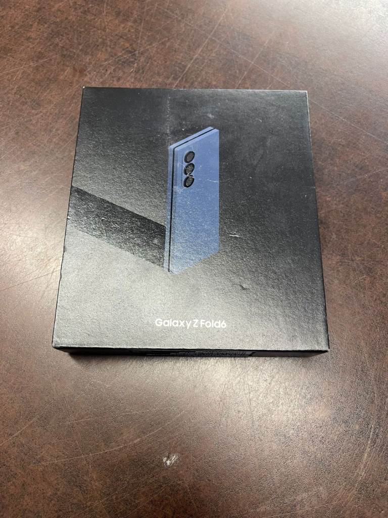 Samsung Galaxy z fold 6 256gb £600 mint condition with Samsung warranty