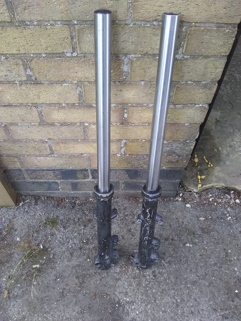 SUZUKI GS550L FORKS