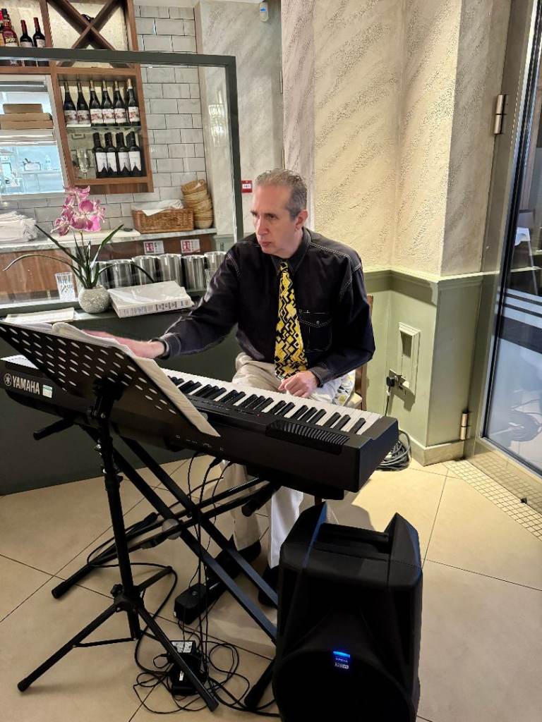 Pianist for Weddings, Functions, Parties, Events. 