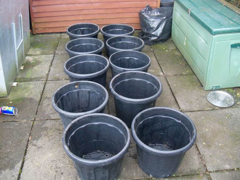 Black planters 25 liter