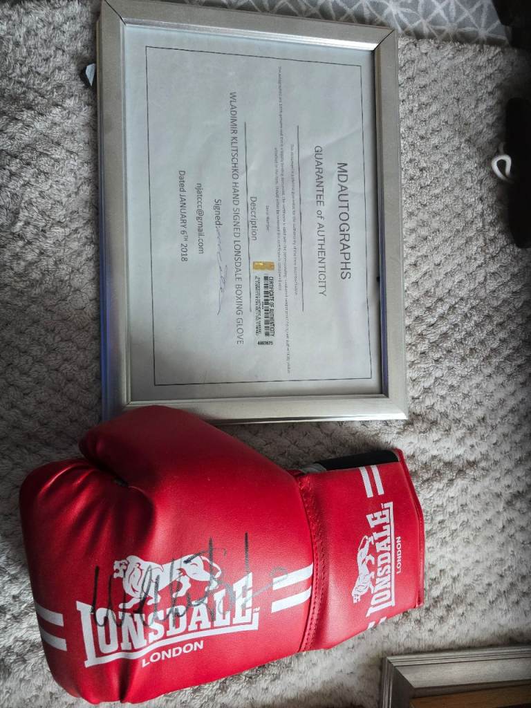 Signed boxing gloves 