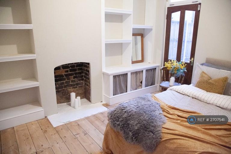 3 bedroom house in Elcot Avenue, London, SE15 (3 bed) (#2707541)