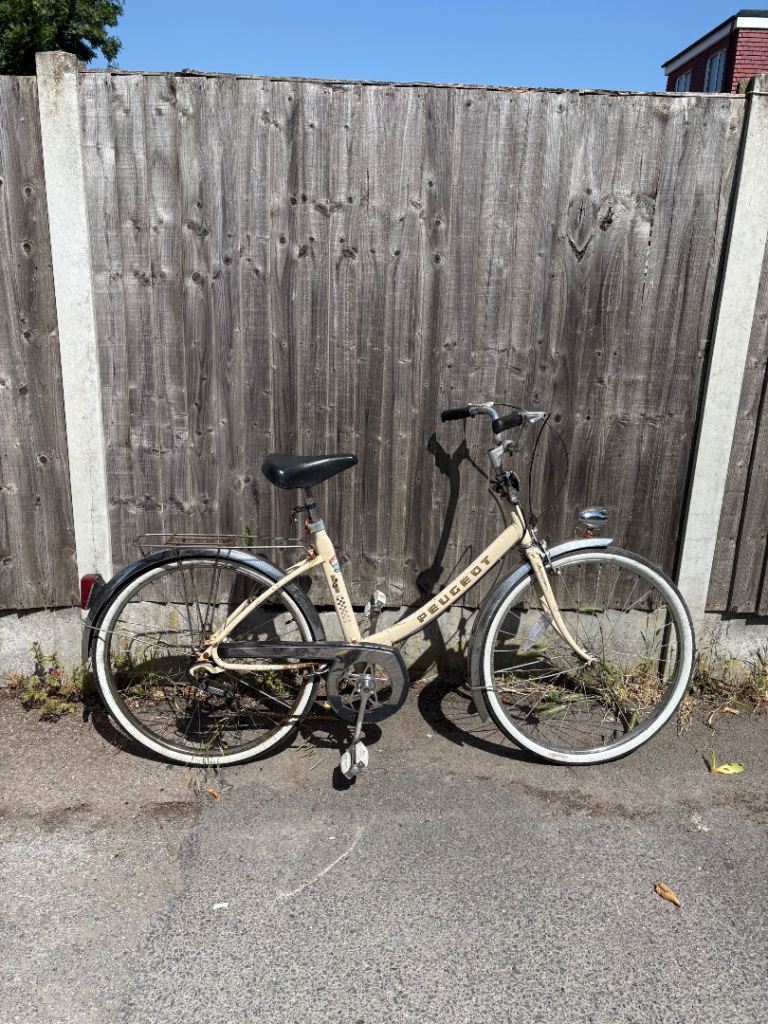 Women’s Peugeot bike 