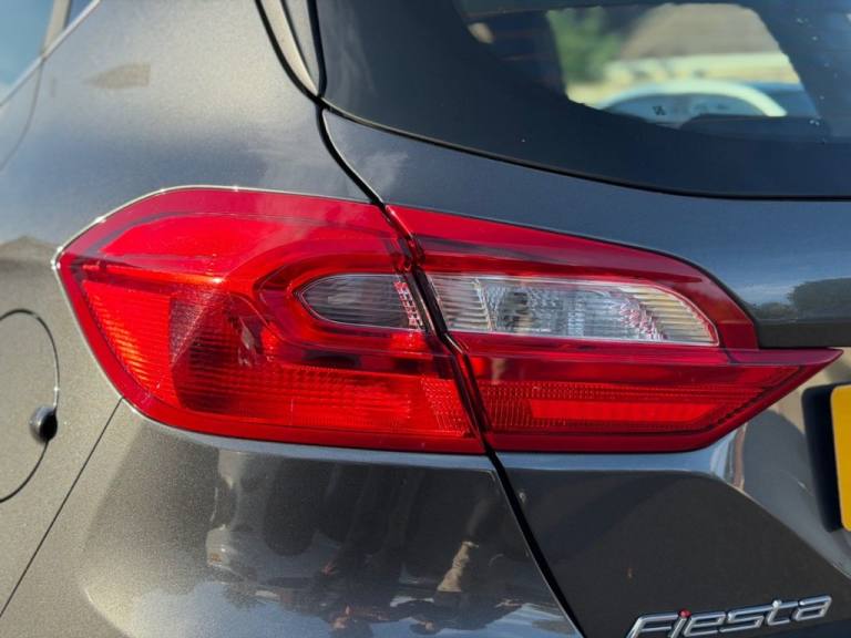 2018 Ford Fiesta 1.0T EcoBoost Zetec Hatchback 5dr Petrol Manual Euro 6 (s/s) (100 ps) Hatchback ...