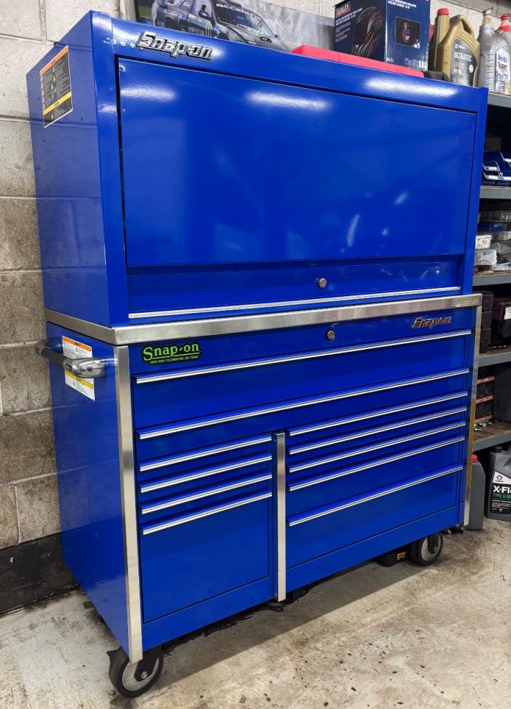 Snap On 55” roll cab with hutch
