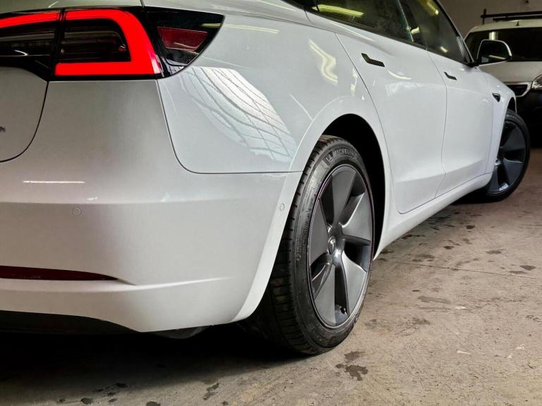 TESLA MODEL 3 (Dual Motor) Long Range Auto 4WDE 4dr 2021