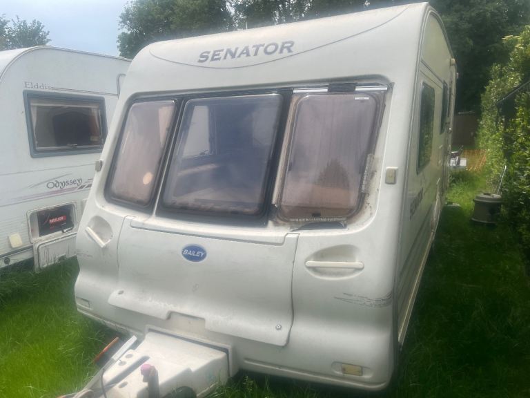 2001 Bailey Senator four Caravan 