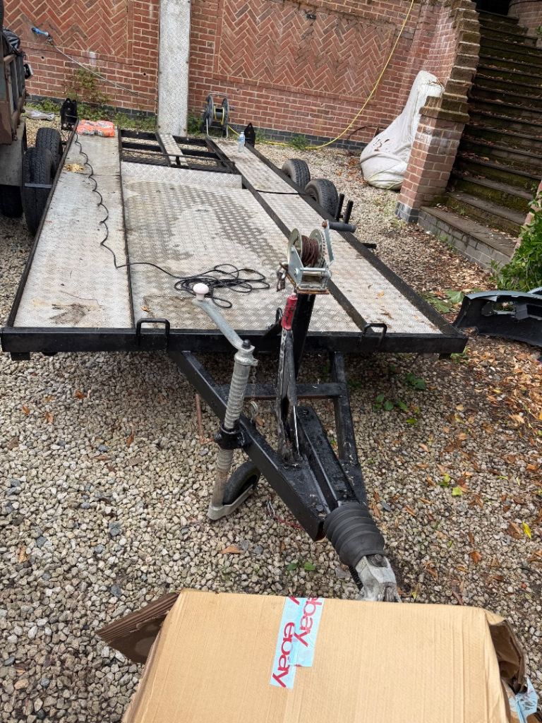 Large solid transporter trailer 