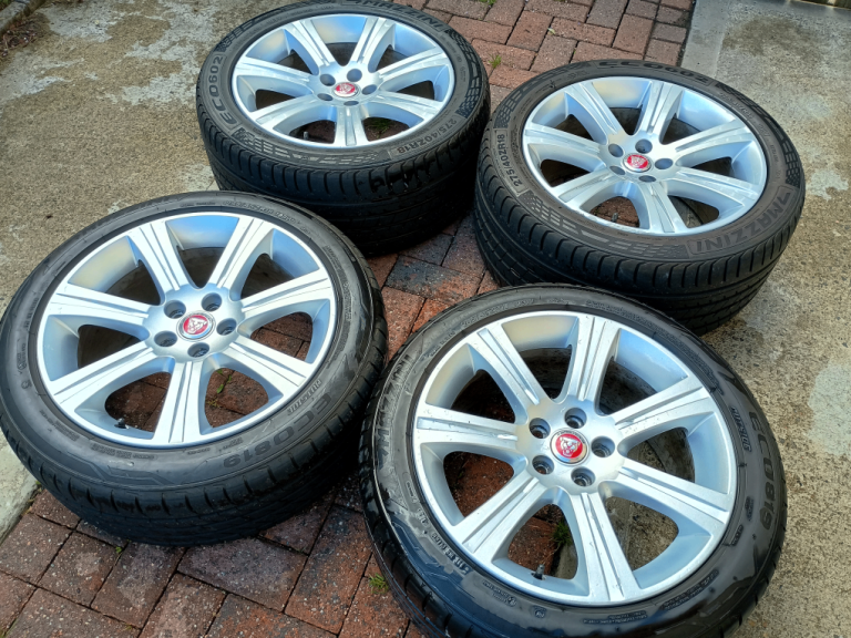 18" JAGUAR 5x108 ALLOYS WHEELS 4 GOOD TYRES XF XJ XK XE