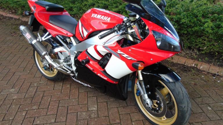 Yamaha YZ-R1 2002 supersport 150 bhp superb looks performance serviced with MOT