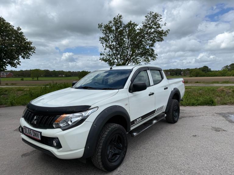 2016 Mitsubishi L200 Double Cab DI-D 151 4Life 4WD PICK UP Diesel Manual
