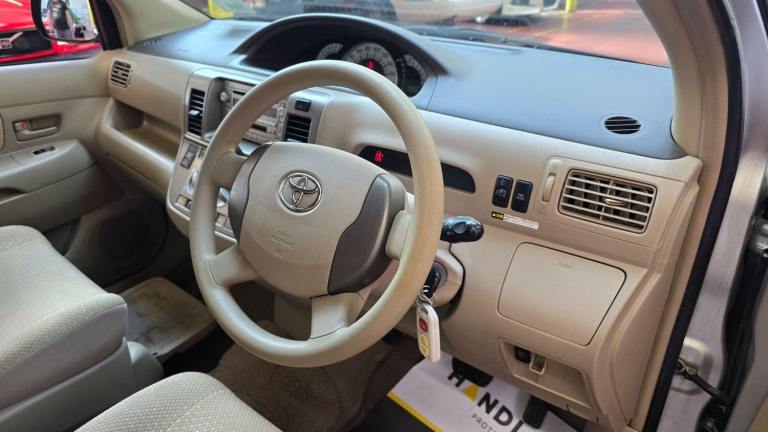 2010 Toyota Raum 1.5 Auto lift mobility chair  Petrol Automatic