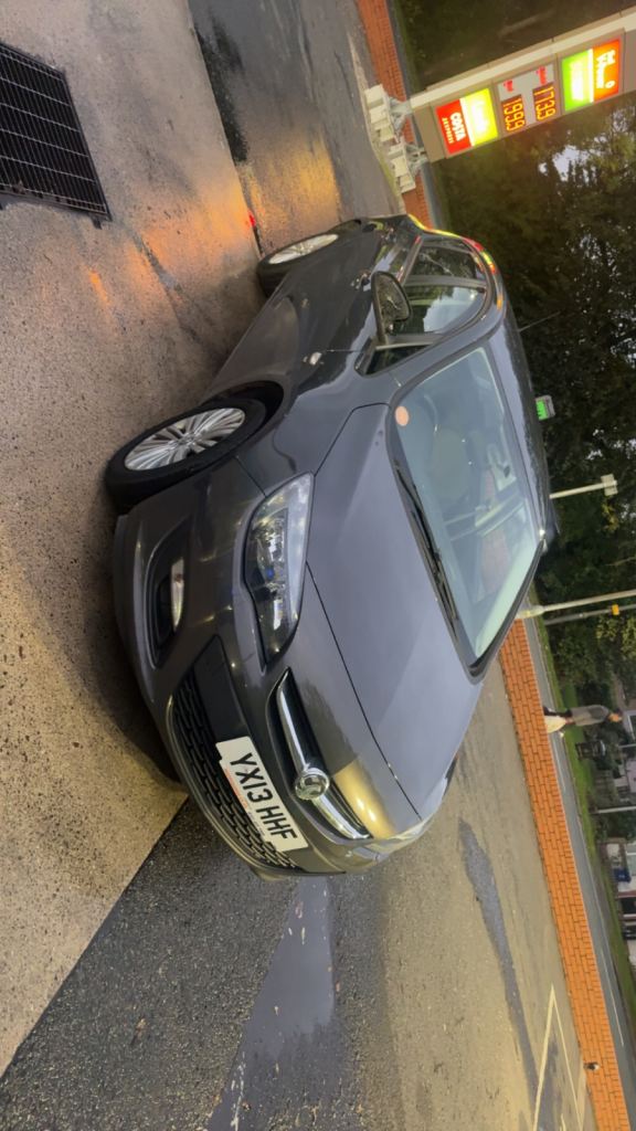 Vauxhall, ASTRA, Hatchback, 2013, Manual, 1686 (cc), 5 doors