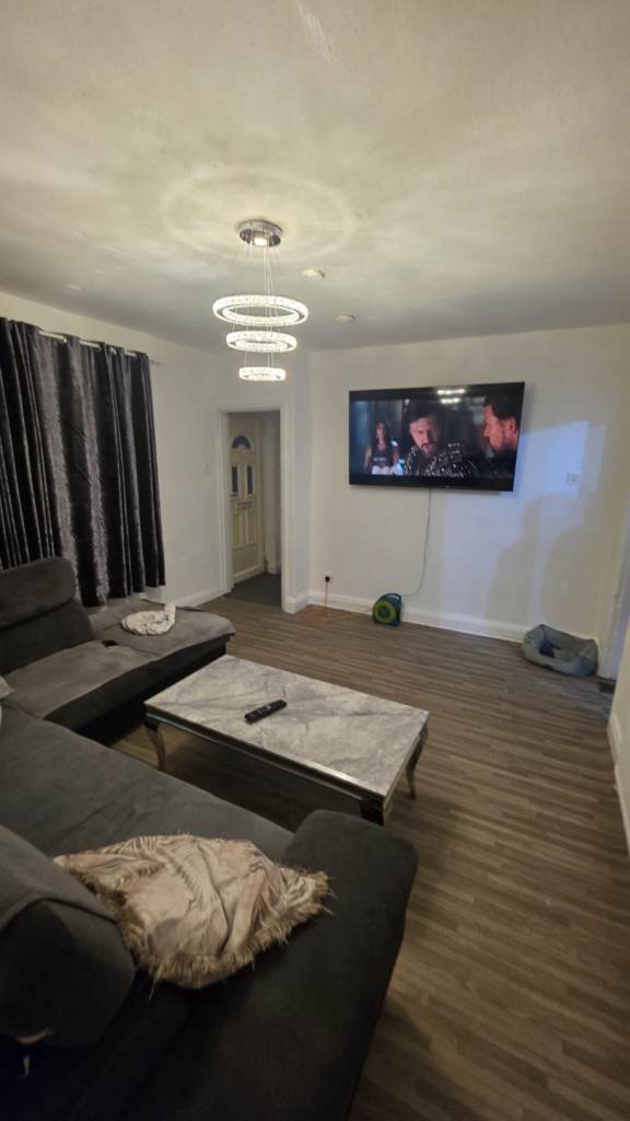 4 bedroom to let