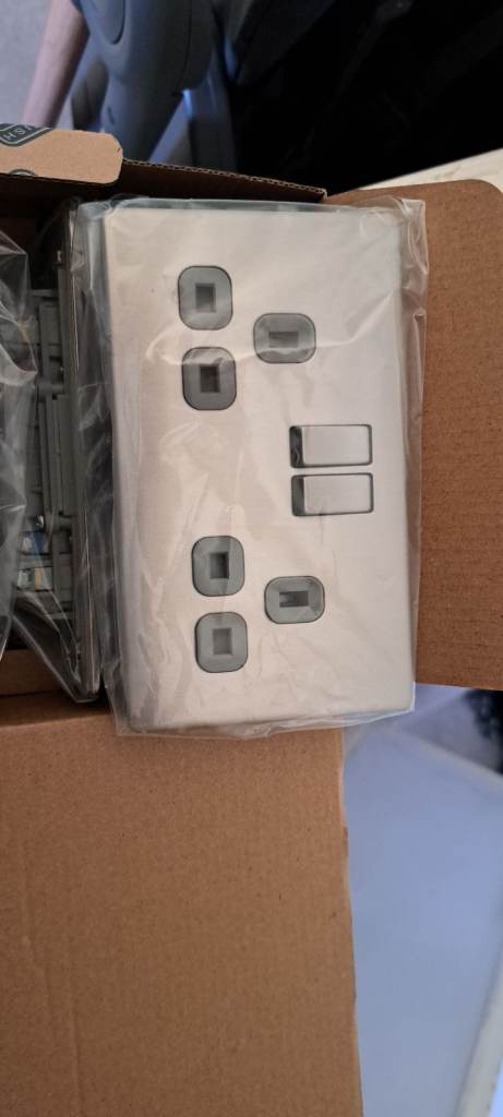 BG screwless sockets 