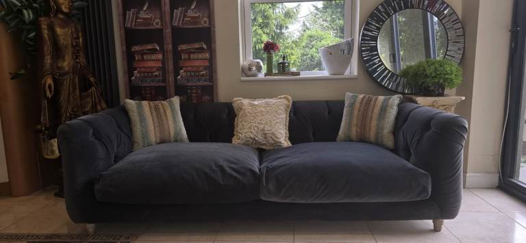 Loaf 4 seater chesterfield style button back GREEN velvet sofa 