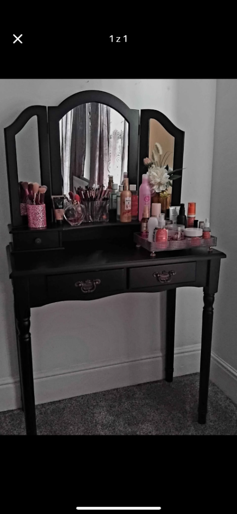 Dressing table 