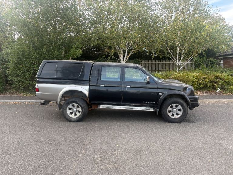 2006 06 plate Mitsubishi l200 2.4 double cab black £1950