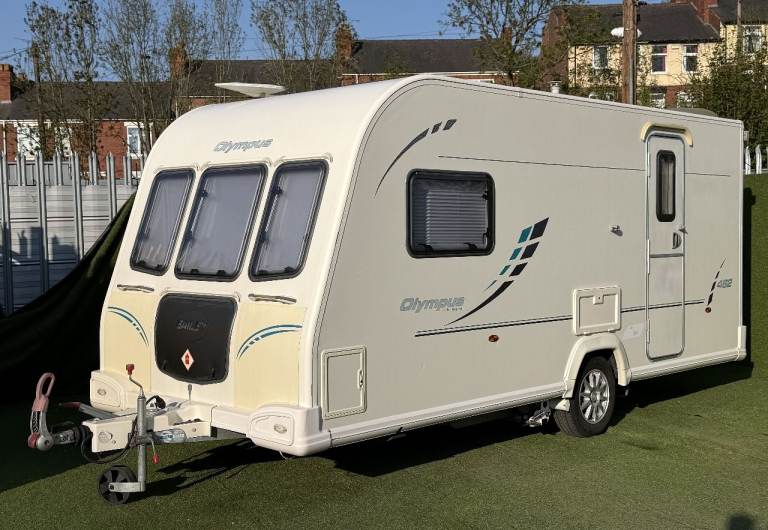 2011 BAILEY OLIMPUS 462, 2 BERTH CARAVAN END WASHROOM, AIR AWNING, MOTOR MOVER!