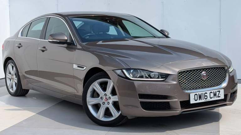 2016 Jaguar XE 2.0d Portfolio Auto AWD Euro 6 (s/s) 4dr Saloon Diesel Automatic
