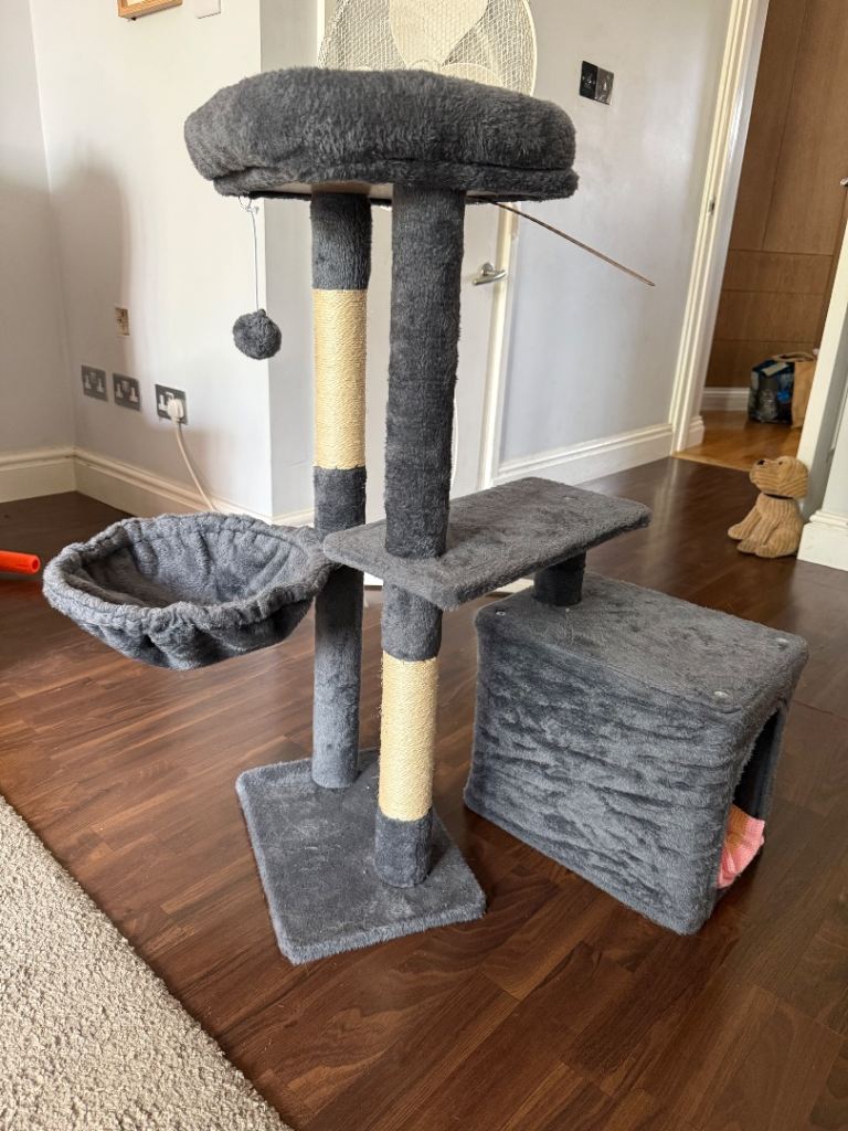Cat tree/scratch post. 