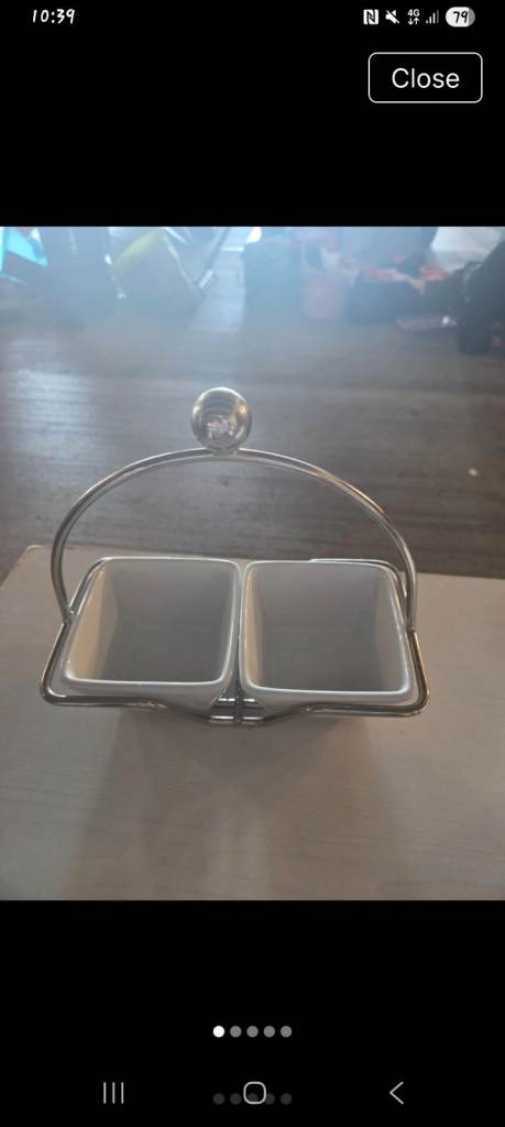 Pampered chef  Ceramic Serving Dishes with Metal Stand – As Good As New