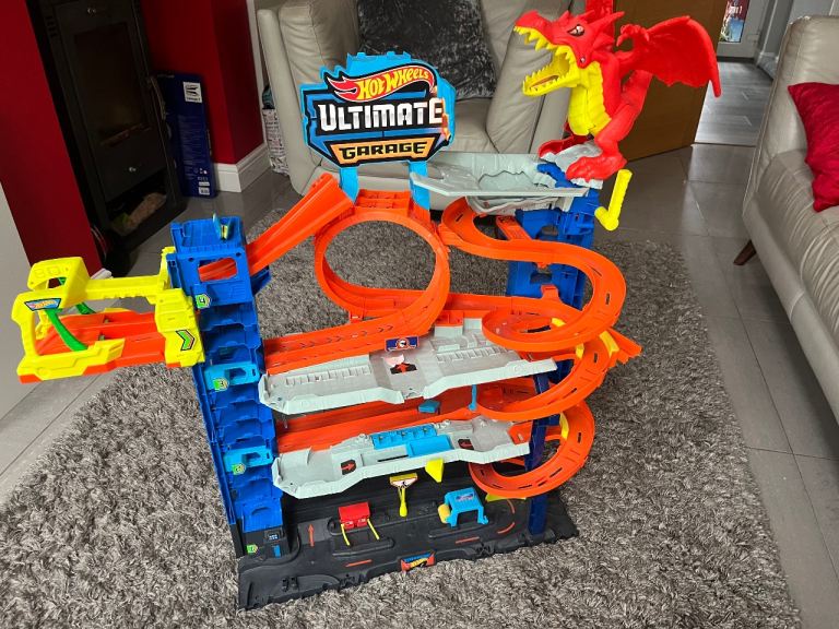 Hot Wheels City Let's Race Ultimate Garage Playset