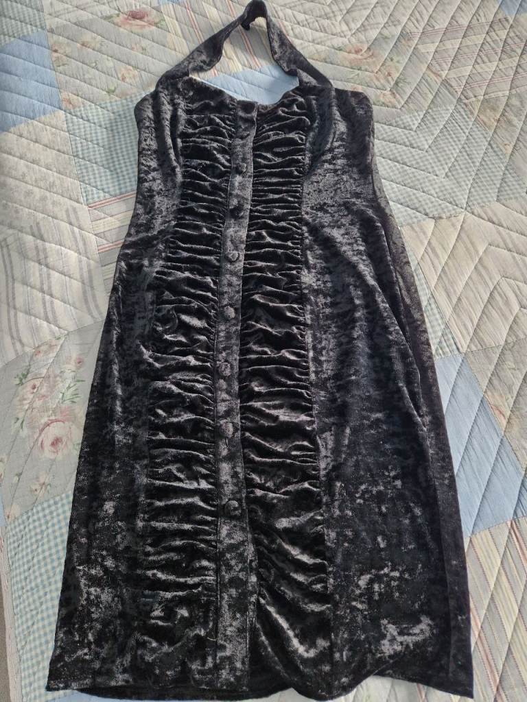 image for DOROTHY PERKINS HALTER NECK VELVET EFFECT PARTY DRESS