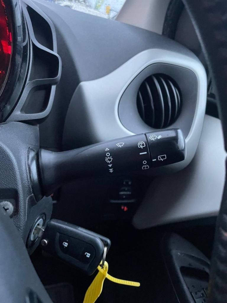 2014 Toyota AYGO 1.0 VVT-i x-play Hatchback 5dr Petrol Manual Euro 5 Euro 5 (68 ps) Hatchback Pet...