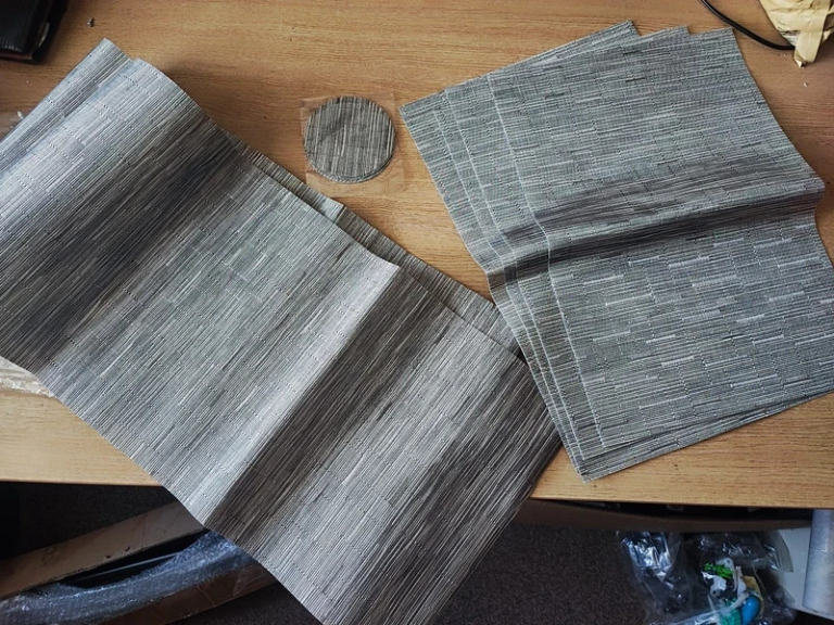 Grey PVC Table Runner Set – 4 Placemats & 4 Coasters – Non-Slip Dining Mats