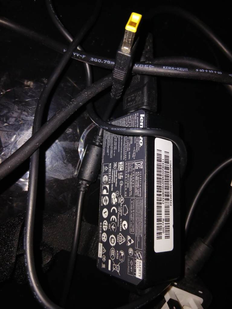 Lenovo 20 volts laptop charger 