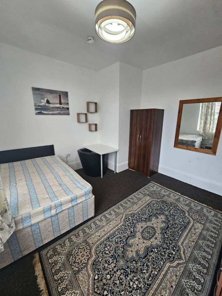 Double Room Available to Rent 