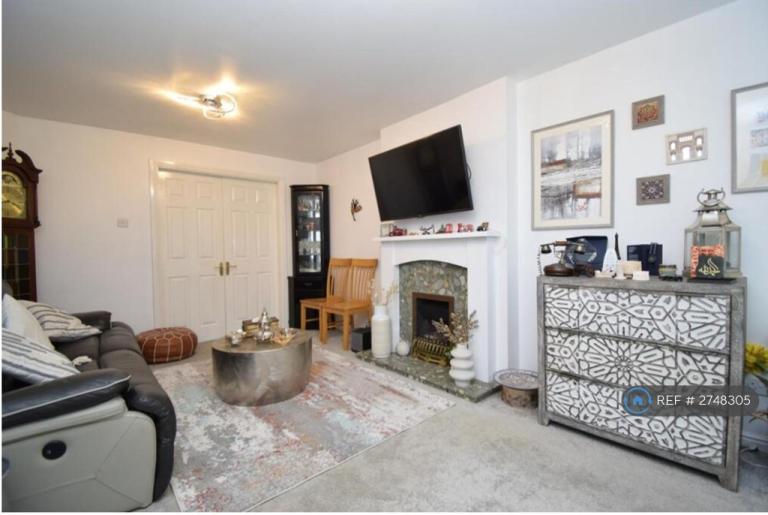 4 bedroom house in Lindale Grove, Wakefield, WF2 (4 bed) (#2748305)