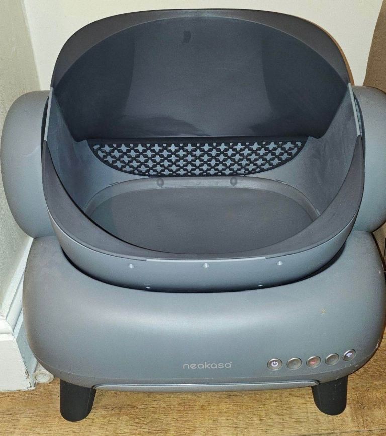 Neakasa M1 cat smart litter robot (2 months old only) Rrp £549