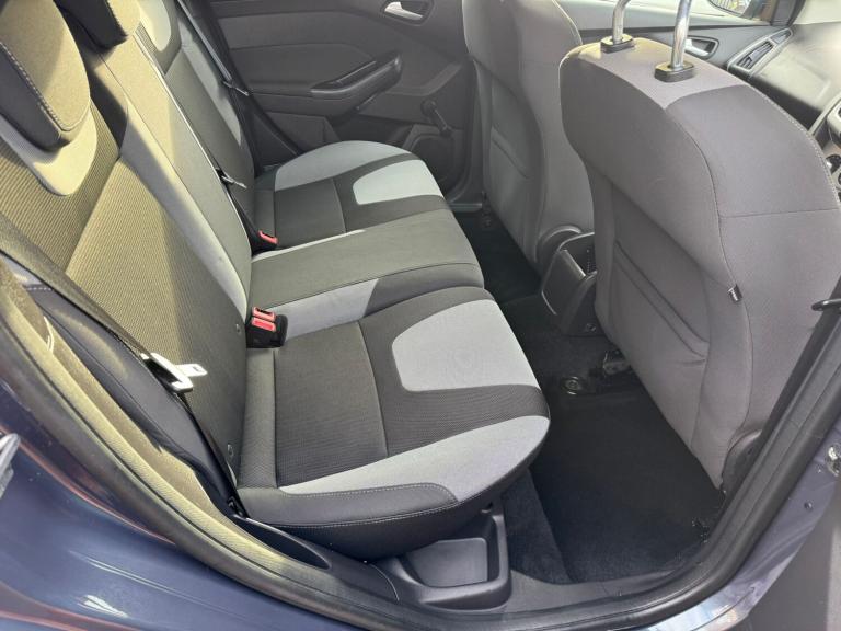 2013 Ford Focus 1.6 125 Zetec 5dr Powershift HATCHBACK Petrol Automatic