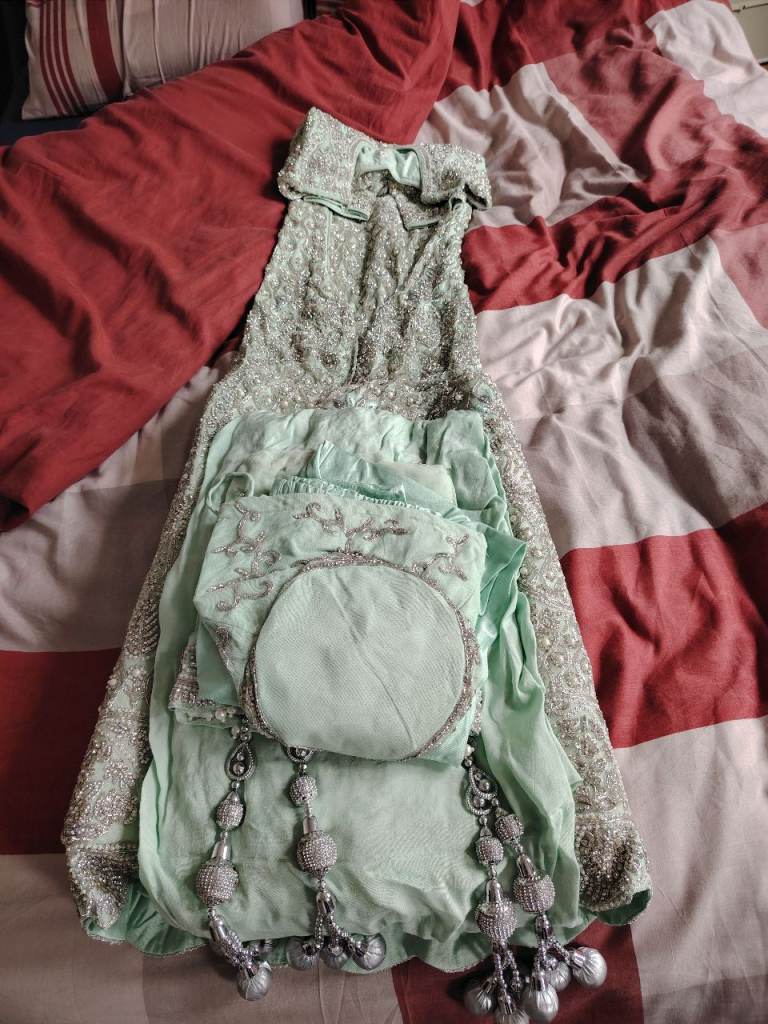 ASIAN LEHNGA WEDDING DRESS WITH TRAIL BRAND NEW NEVER WORN SIZE 36 SMALL.