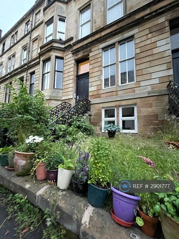 4 bedroom flat in Southpark Avenue, Glasgow, G12 (4 bed) (#2901777)