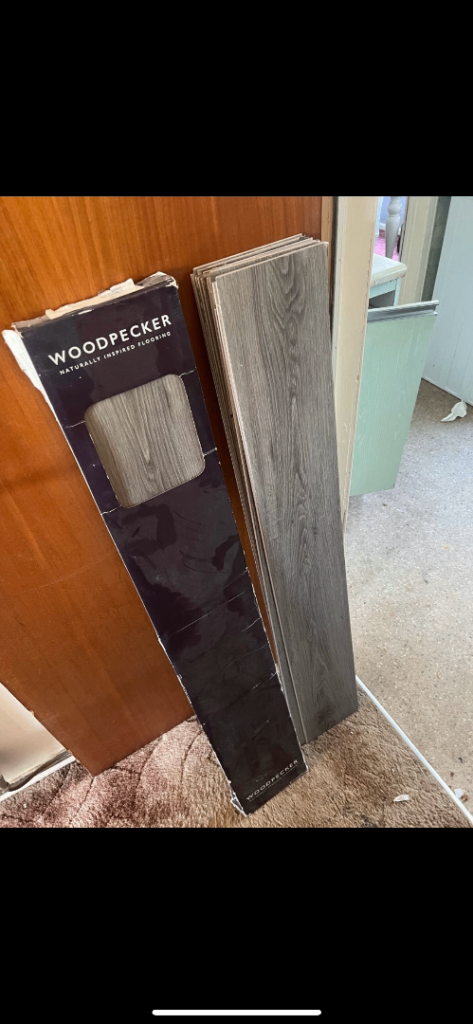 Woodpecker Black Wood Effect Laminate Flooring – Good Condition