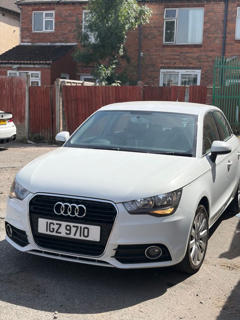 Audi A1 2014, 5 door Hatchback, Petrol, Semi Auto  TFSI Sport 1390cc, 