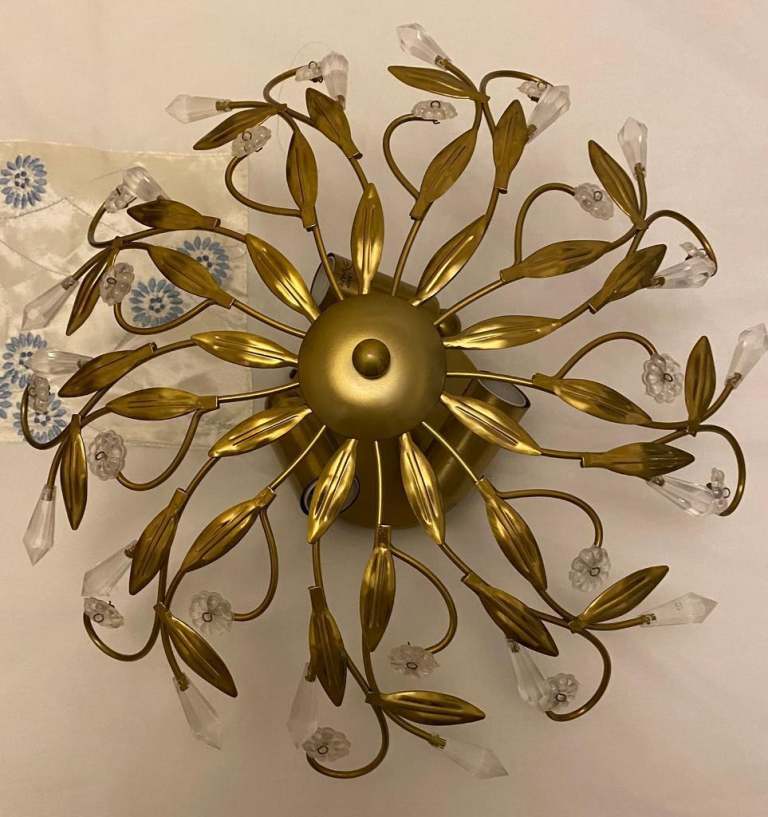 Light fitting 